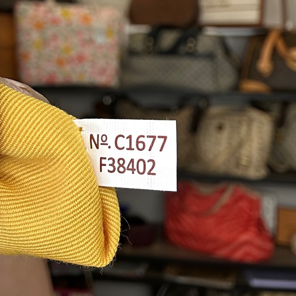 Coach Varsity Stripe Crossbody Bag F38402 Cream Orange Yellow Swingpack 2018 - Picture 12 of 12